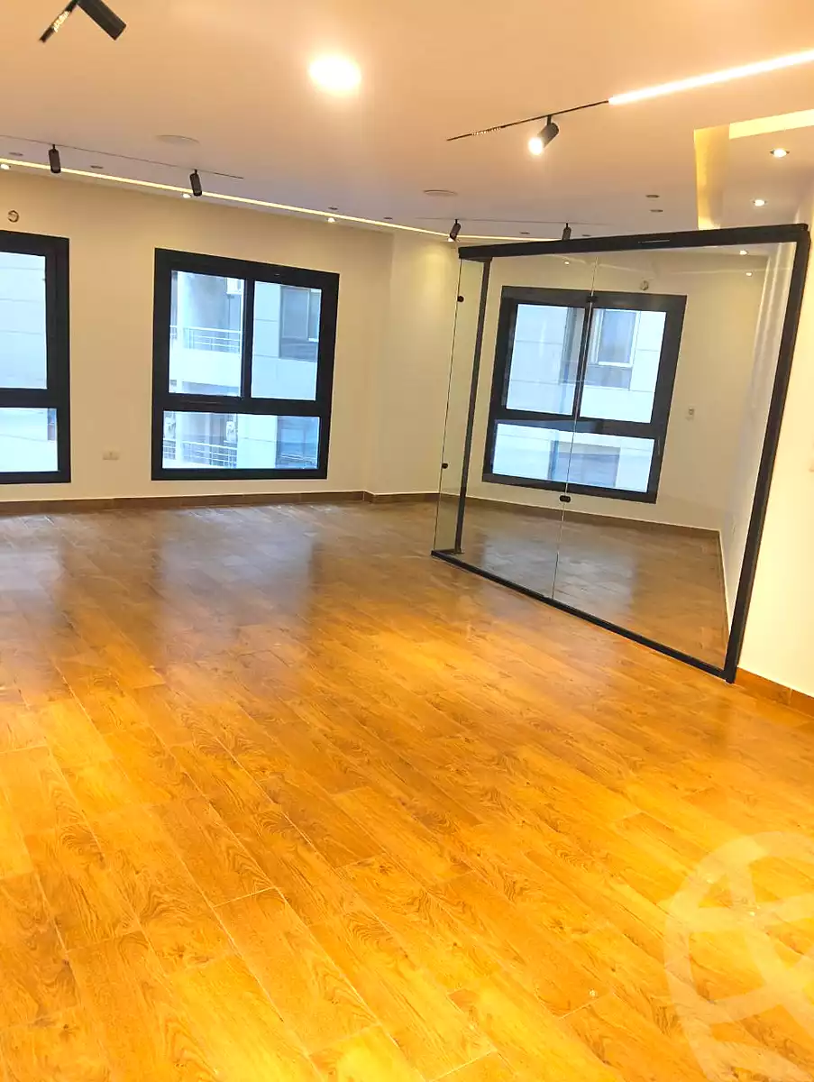 https://aqarmap.com.eg/ar/listing/7298576-for-rent-cairo-el-maadi-compounds-rayhanah-plaza
