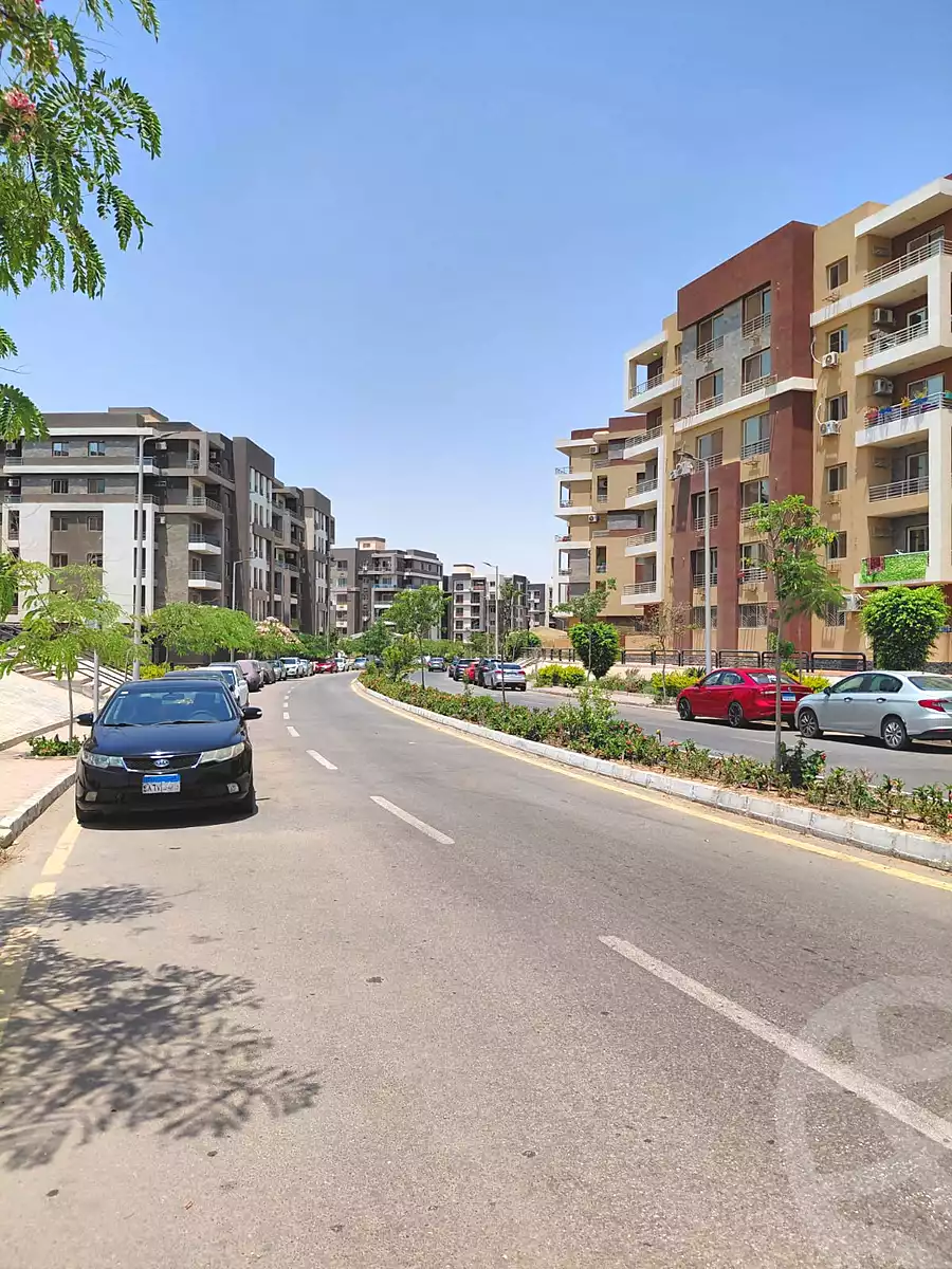 https://aqarmap.com.eg/en/listing/7298695-for-rent-cairo-6th-of-october-compounds-jn-ktwbr