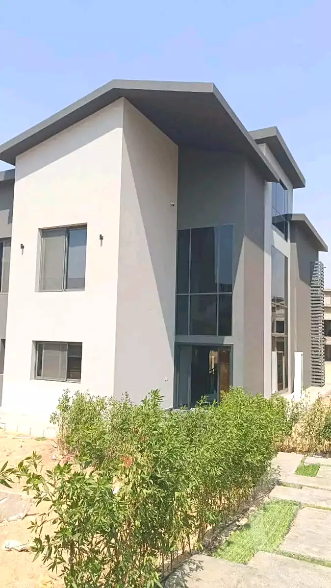 https://aqarmap.com.eg/en/listing/7298886-for-sale-cairo-new-cairo-compounds-the-crest-compound-il-cazar