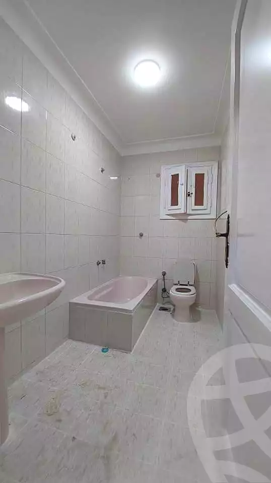 https://aqarmap.com.eg/ar/listing/7299271-for-sale-alexandria-al-agamy-shataa-el-nakheel