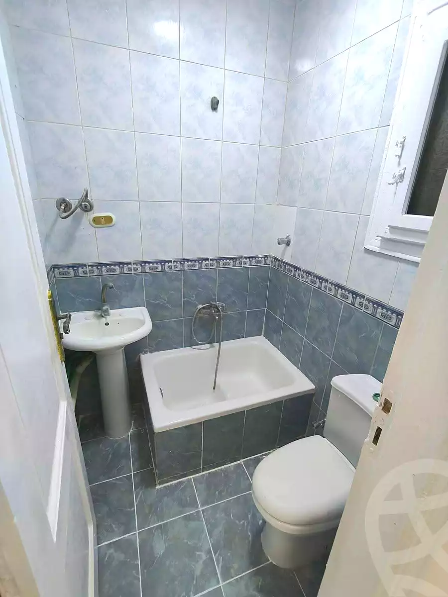 https://aqarmap.com.eg/en/listing/7299479-for-sale-alexandria-al-agamy-shataa-el-nakheel-street-1