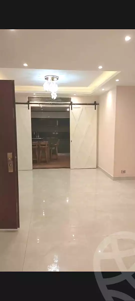 https://aqarmap.com.eg/ar/listing/7301165-for-rent-cairo-new-cairo-compounds-mountain-view-hyde-park