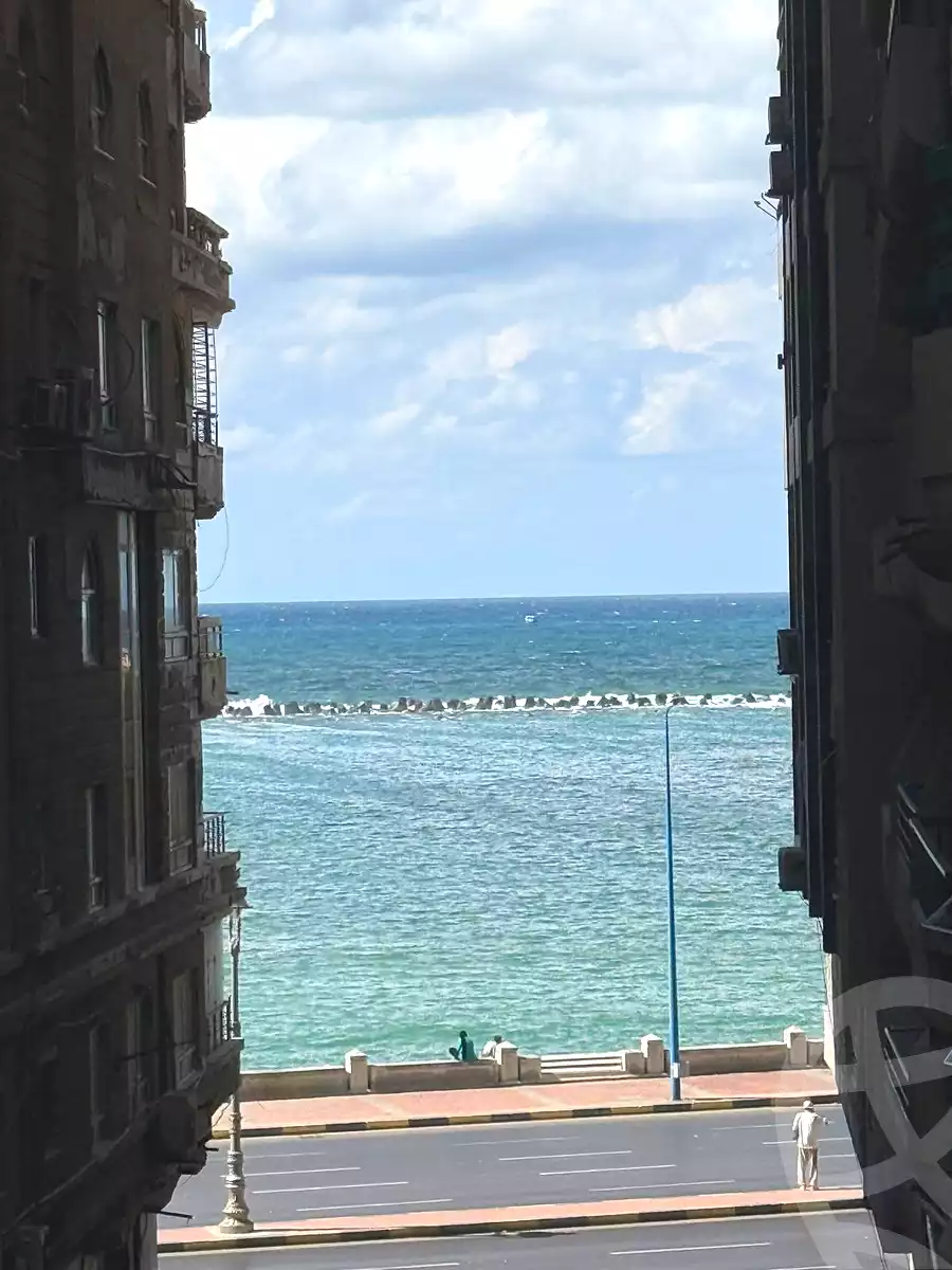 https://aqarmap.com.eg/ar/listing/7301723-for-sale-alexandria-sydy-bshr-sydy-bshr-bhry-shr-khld-bn-lwlyd