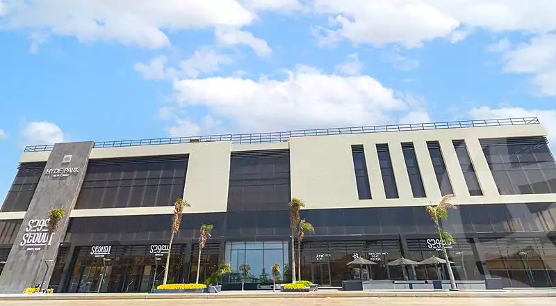 https://aqarmap.com.eg/en/listing/7302766-for-sale-cairo-new-cairo-compounds-hyde-park-business-district