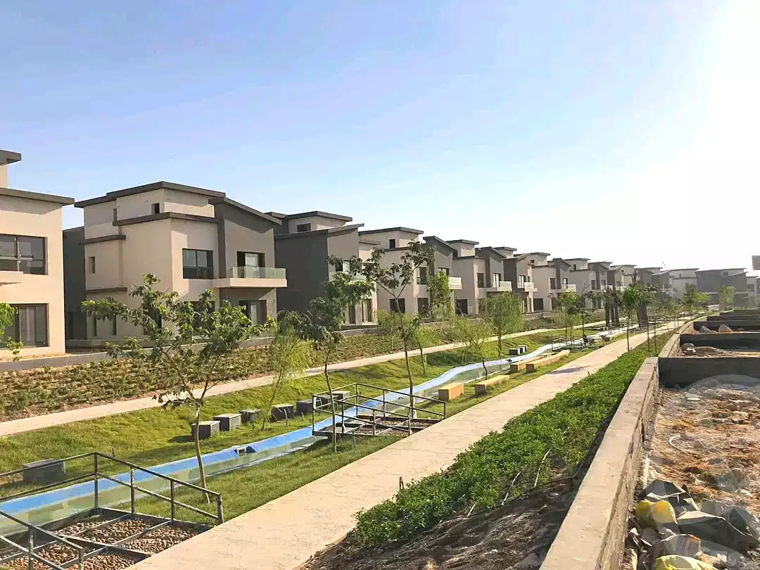 https://aqarmap.com.eg/ar/listing/7303081-for-sale-cairo-new-cairo-compounds-kmbwnd-kryk-twn-il-cazar