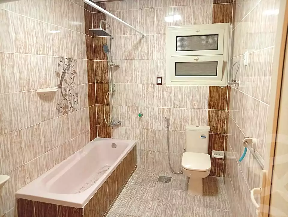 https://aqarmap.com.eg/en/listing/7303095-for-rent-alexandria-al-agamy-el-kilo-21