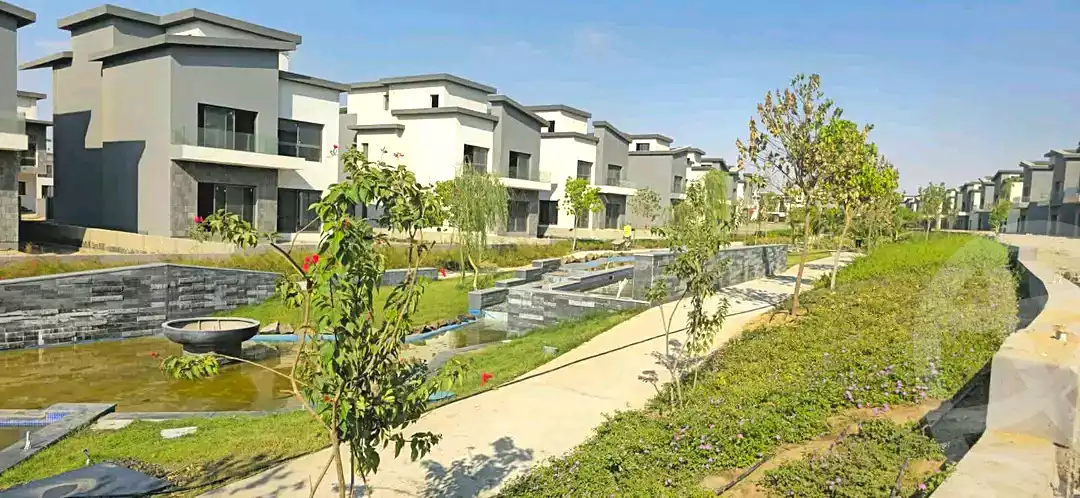 https://aqarmap.com.eg/en/listing/7303092-for-sale-cairo-new-cairo-compounds-kmbwnd-kryk-twn-il-cazar