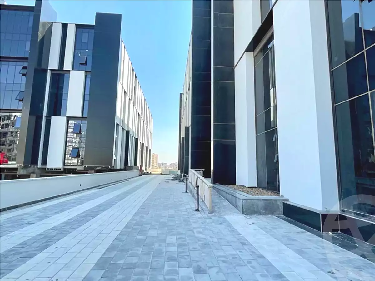 https://aqarmap.com.eg/en/listing/7303181-for-sale-cairo-new-cairo-compounds-hyde-park-business-district