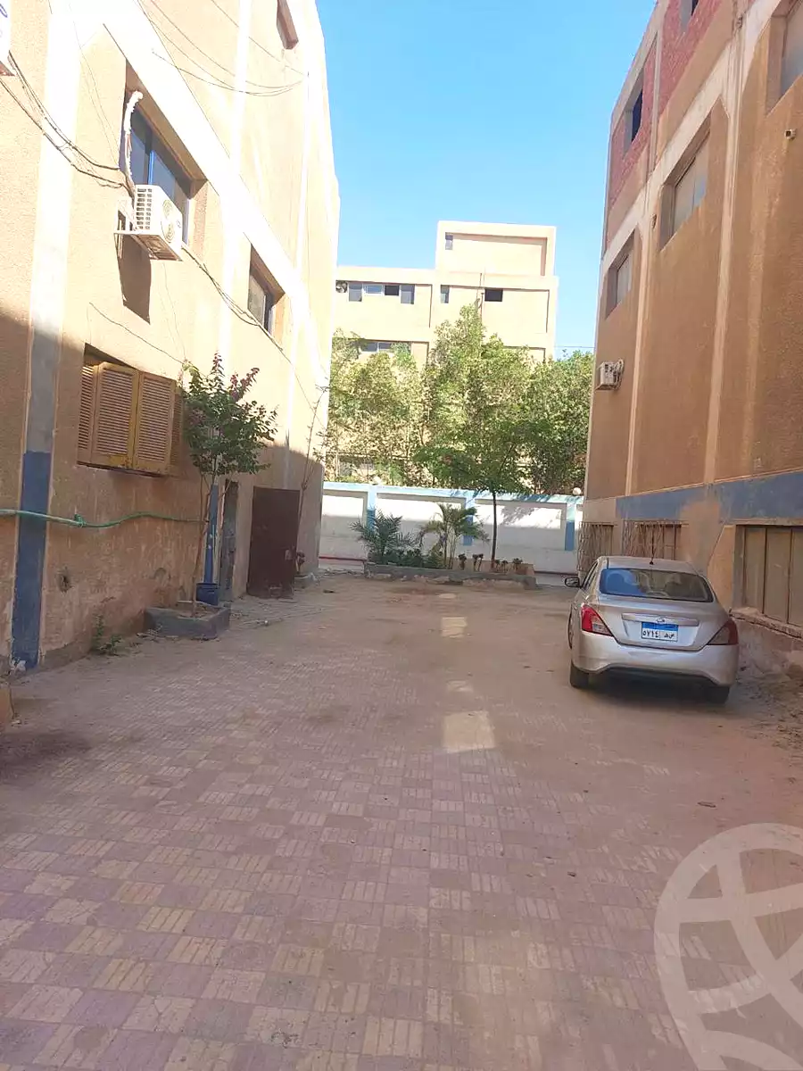 https://aqarmap.com.eg/ar/listing/7303589-for-sale-cairo-6th-of-october-el-mantqa-el-snaaaya-industrial-zone-3