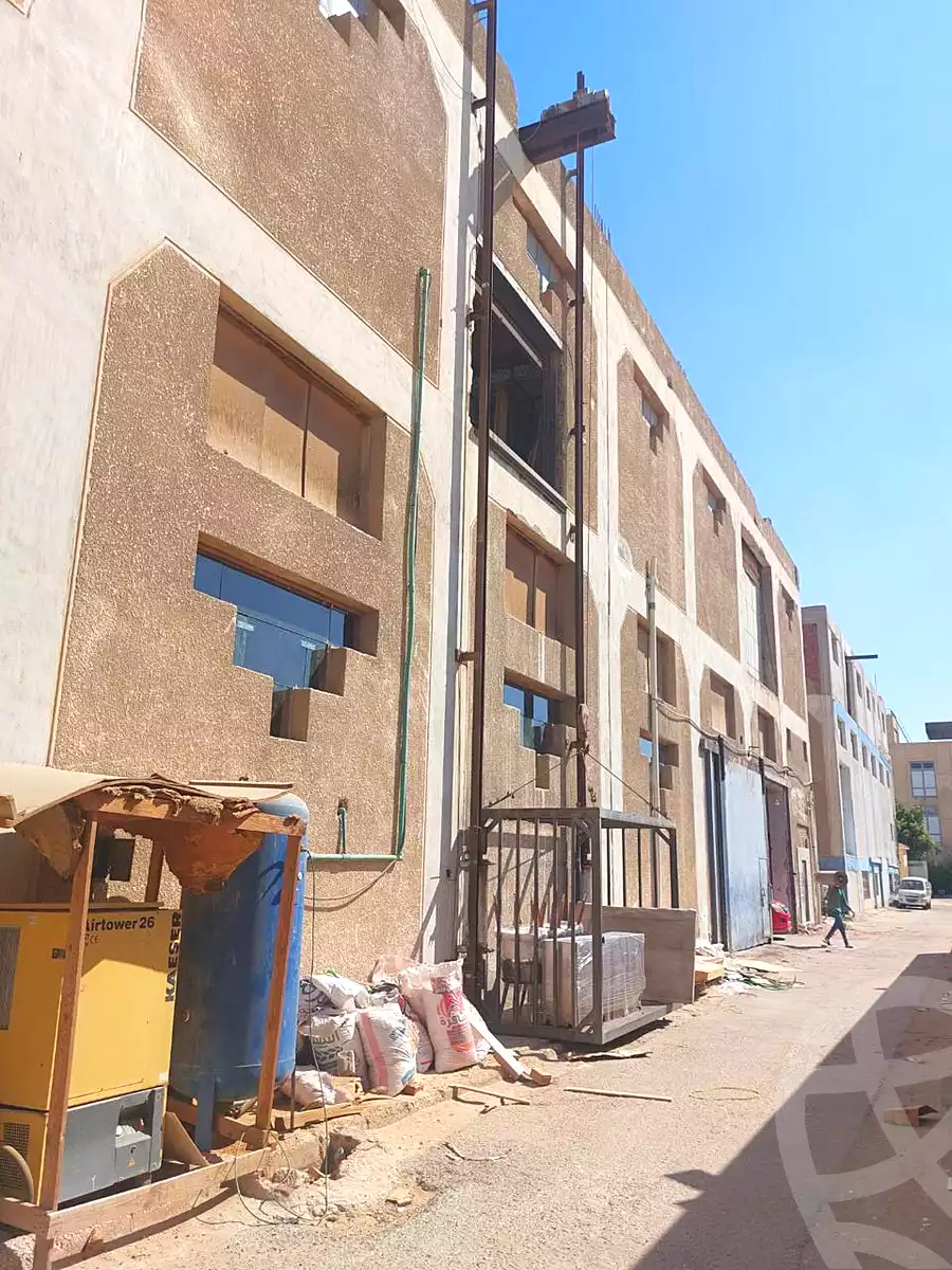 https://aqarmap.com.eg/ar/listing/7303589-for-sale-cairo-6th-of-october-el-mantqa-el-snaaaya-industrial-zone-3
