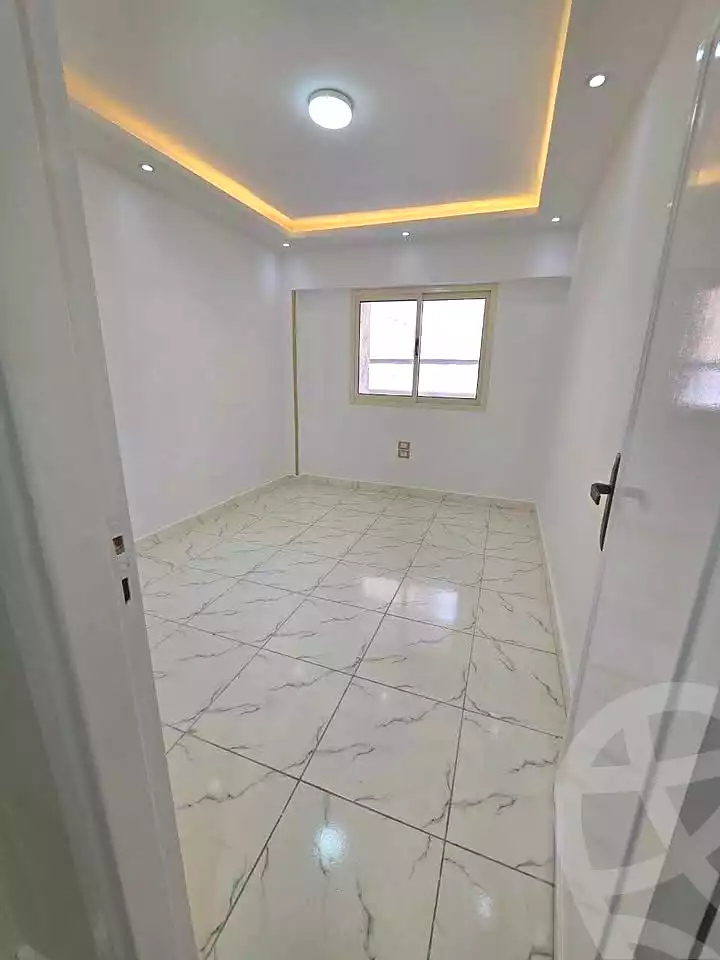 https://aqarmap.com.eg/ar/listing/7304134-for-sale-alexandria-el-asafra-shr-45