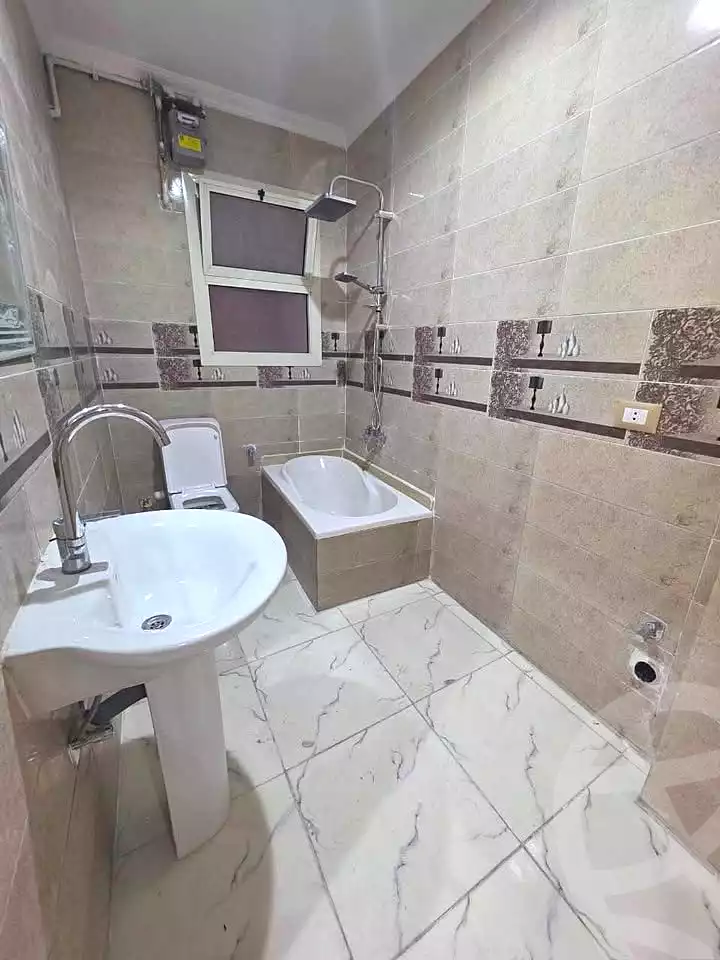 https://aqarmap.com.eg/ar/listing/7304134-for-sale-alexandria-el-asafra-shr-45