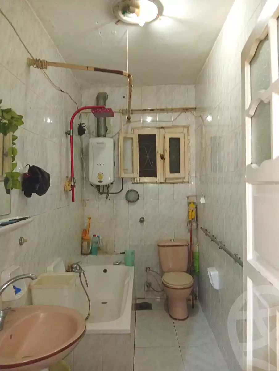 https://aqarmap.com.eg/en/listing/7304210-for-sale-alexandria-alhadara-new-el-hadra