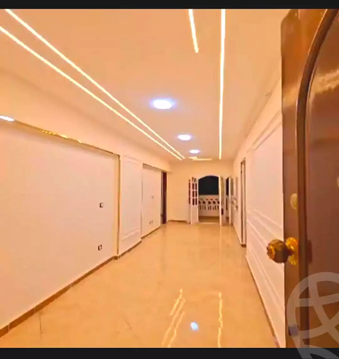 https://aqarmap.com.eg/ar/listing/7304539-for-sale-alexandria-miami-khld-bn-lwlyd