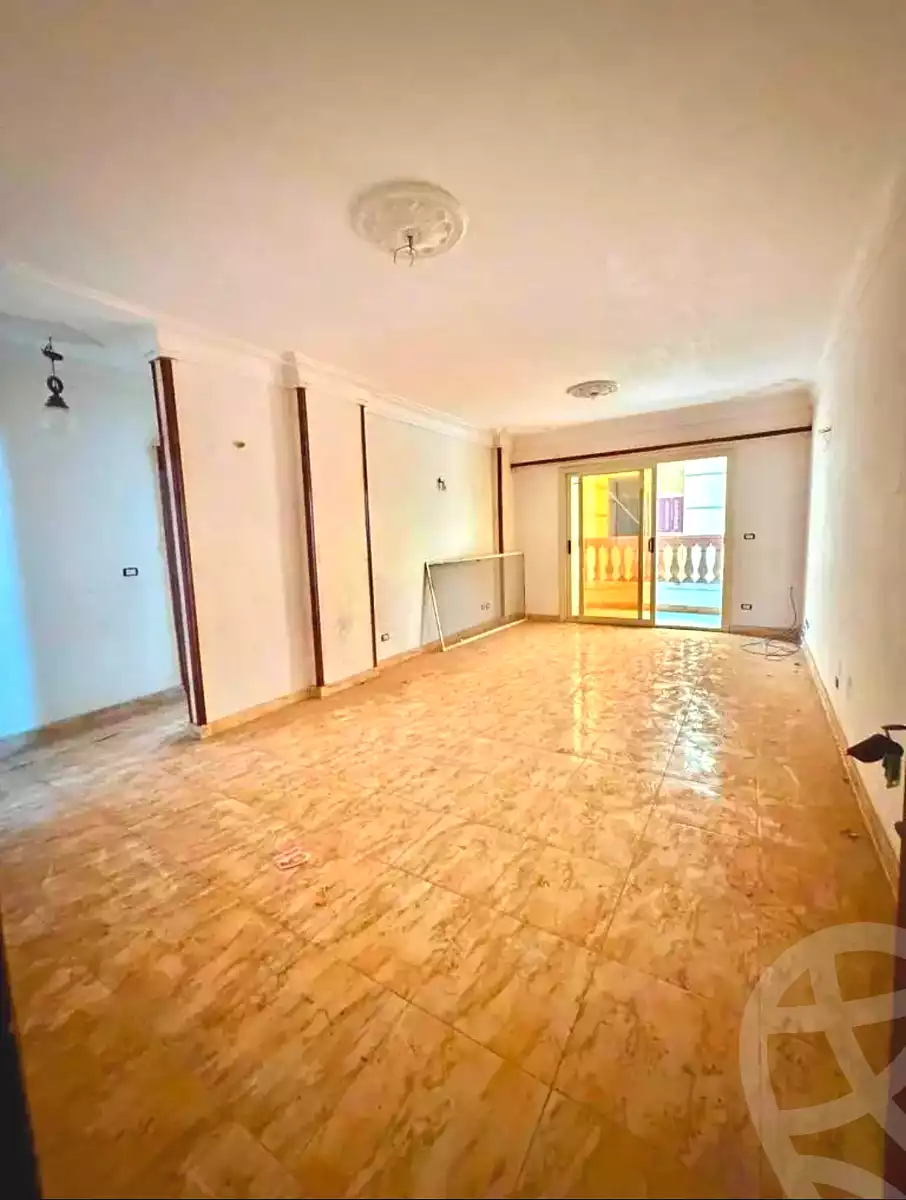 https://aqarmap.com.eg/ar/listing/7307549-for-sale-alexandria-al-agamy-lbytsh-el-saleheen-mosque-st