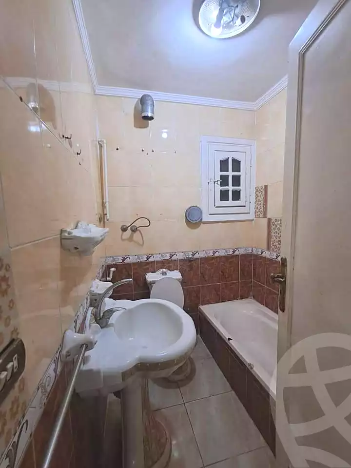 https://aqarmap.com.eg/ar/listing/7312303-for-sale-alexandria-sydy-bshr-sydy-bshr-bhry-gamal-abd-el-nasir-st