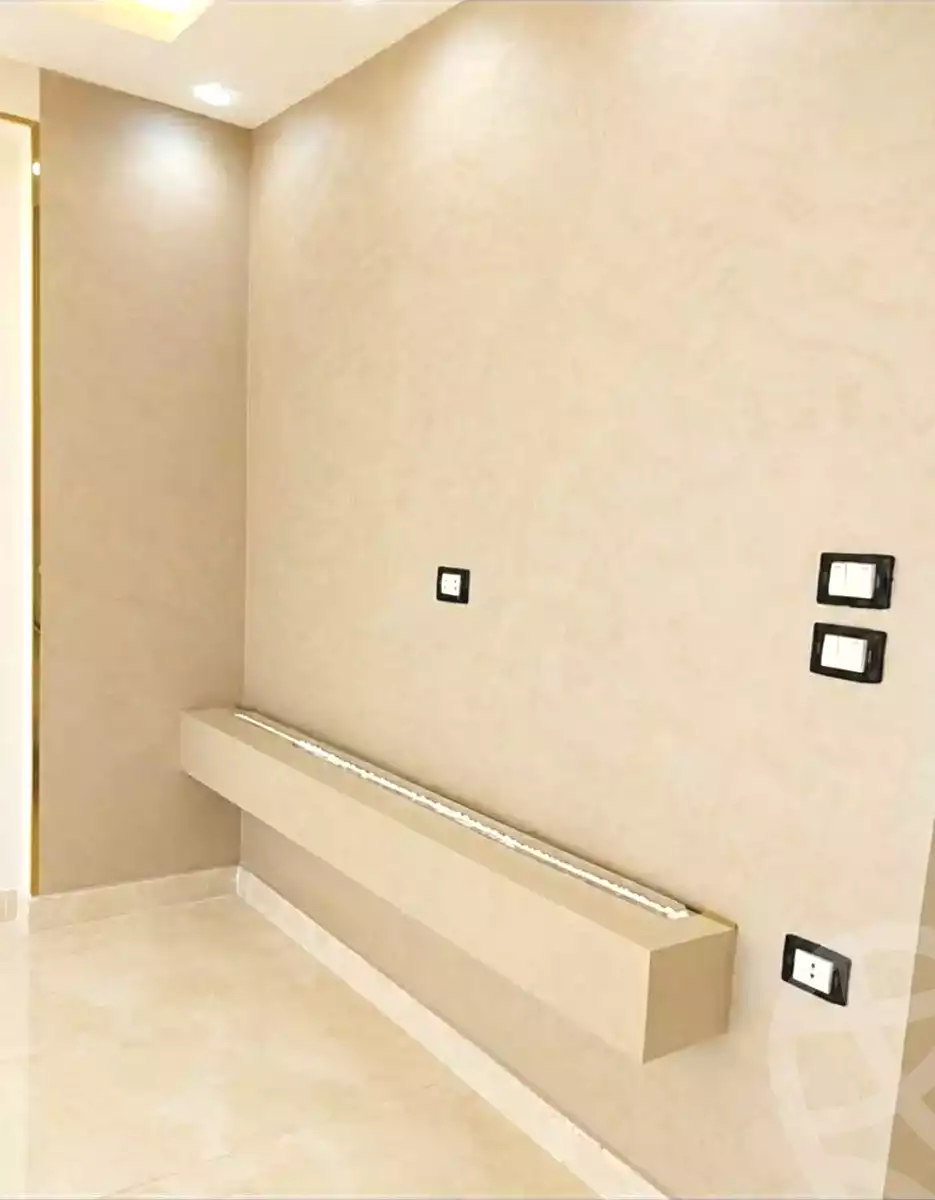 https://aqarmap.com.eg/ar/listing/7308378-for-sale-cairo-helwan-hadayek-helwan-el-khashab-canal