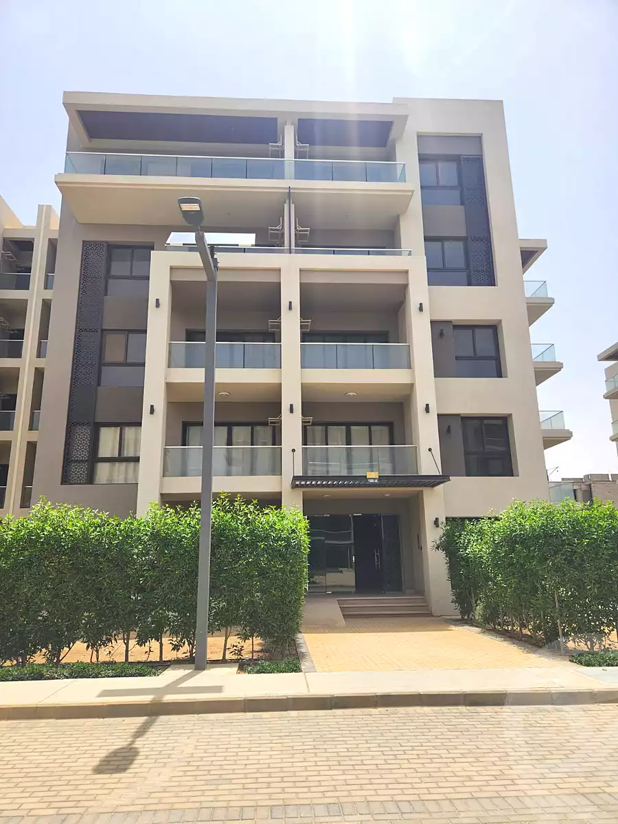 https://aqarmap.com.eg/ar/listing/7313483-for-sale-cairo-el-sheikh-zayed-city-compounds-dh-drys