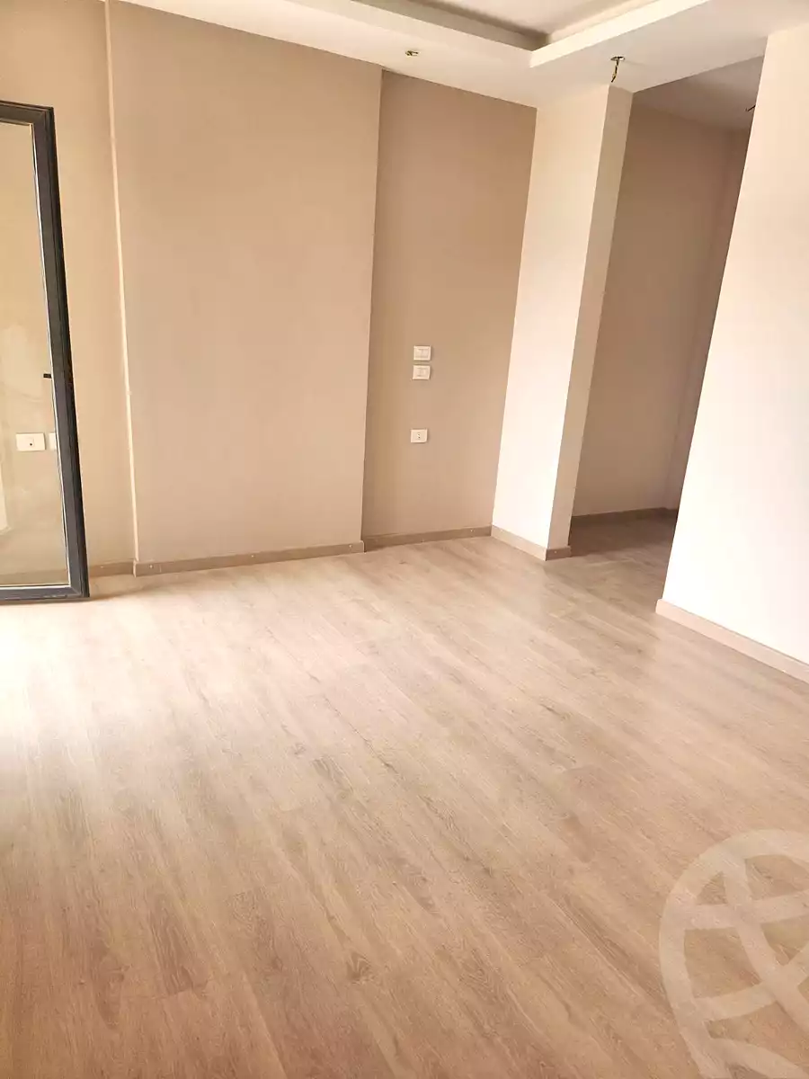 https://aqarmap.com.eg/ar/listing/7313483-for-sale-cairo-el-sheikh-zayed-city-compounds-dh-drys