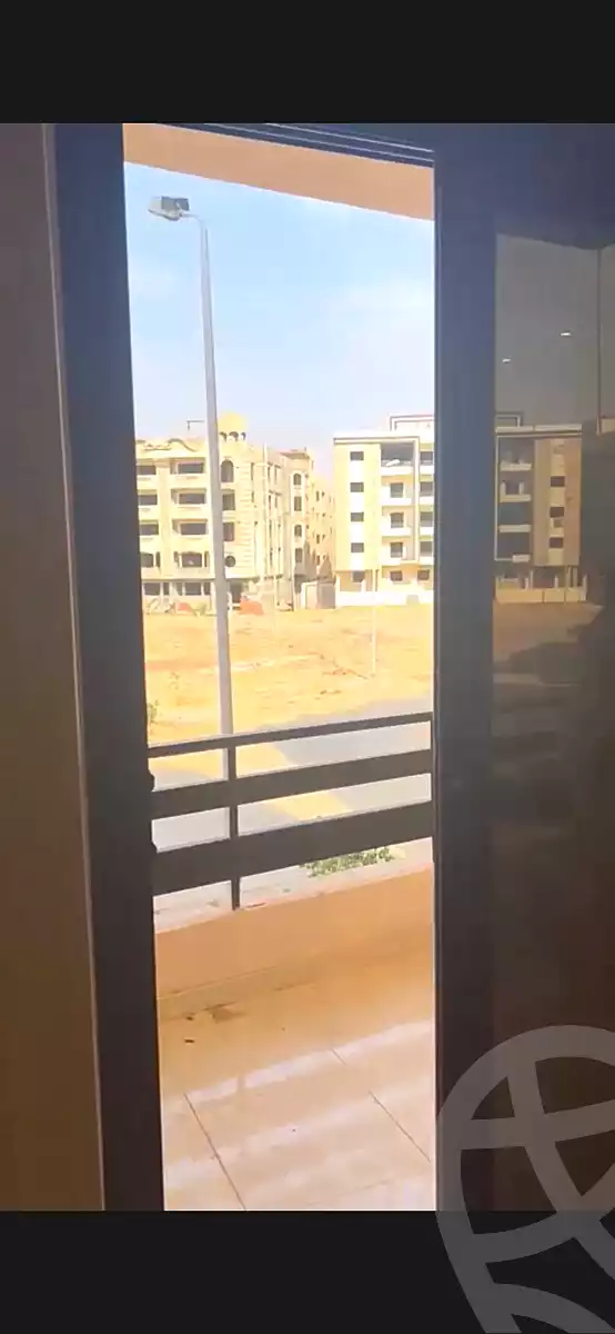 https://aqarmap.com.eg/ar/listing/7313764-for-sale-cairo-new-cairo-el-lotus-lotus-north-lmntq-lkhms-llwts-lshmly