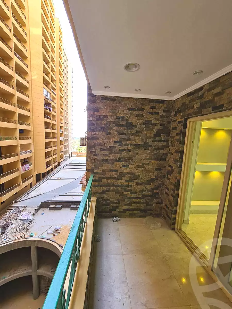 https://aqarmap.com.eg/en/listing/7315133-for-rent-alexandria-el-montazah-compounds-in-el-montazah-royal-plaza-compound-al-halawany
