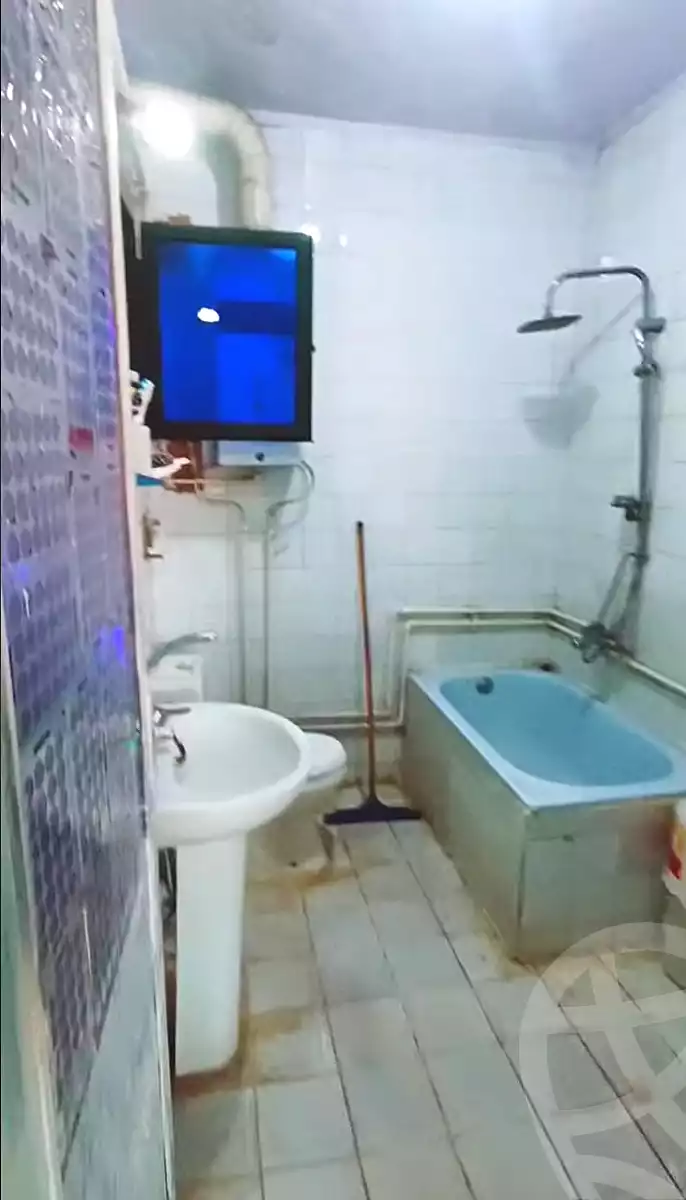 https://aqarmap.com.eg/ar/listing/7315513-for-rent-alexandria-al-agamy-el-hanouvel-el-zahraa-city-st