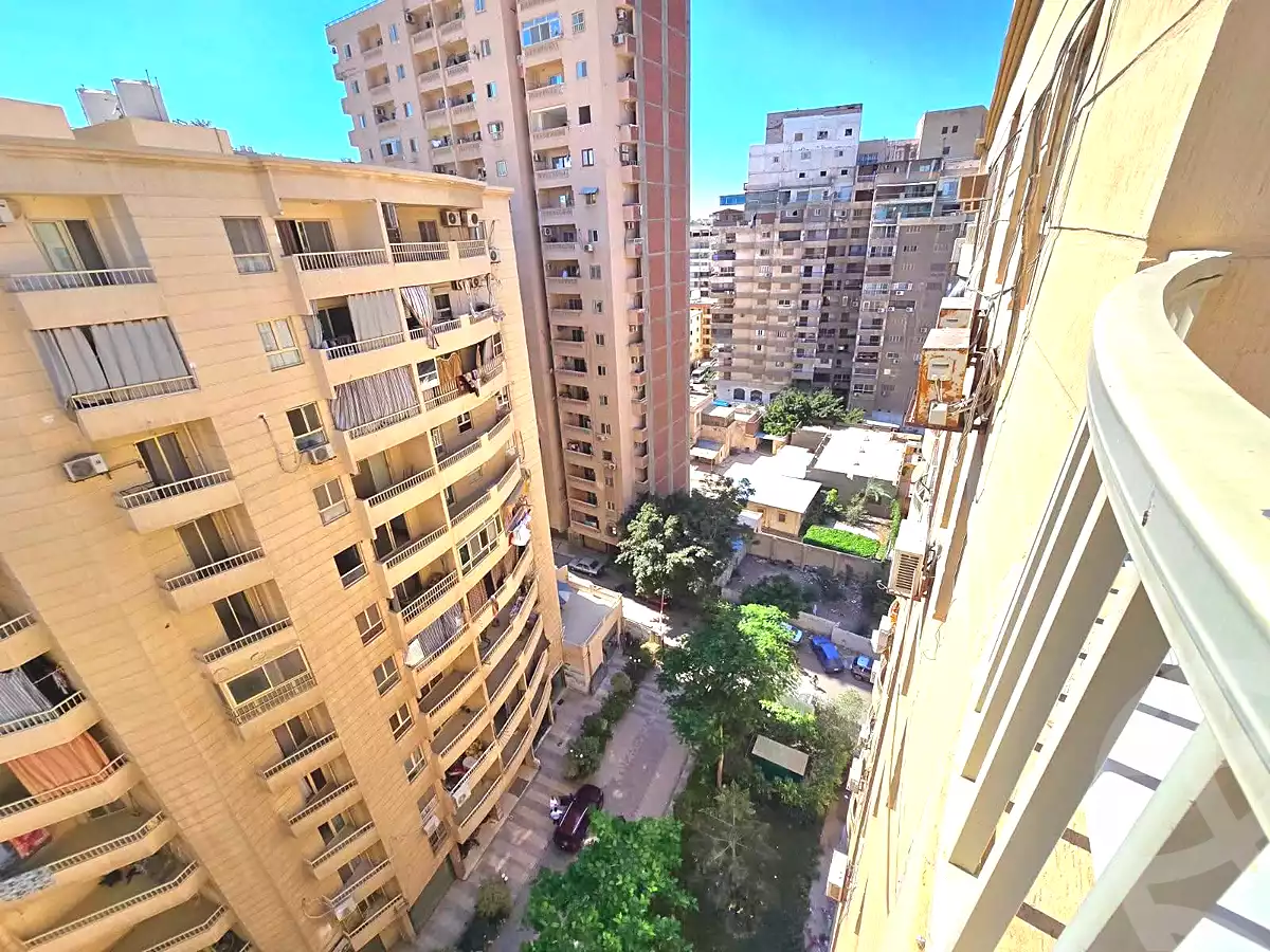 https://aqarmap.com.eg/en/listing/7315888-for-sale-alexandria-el-montazah