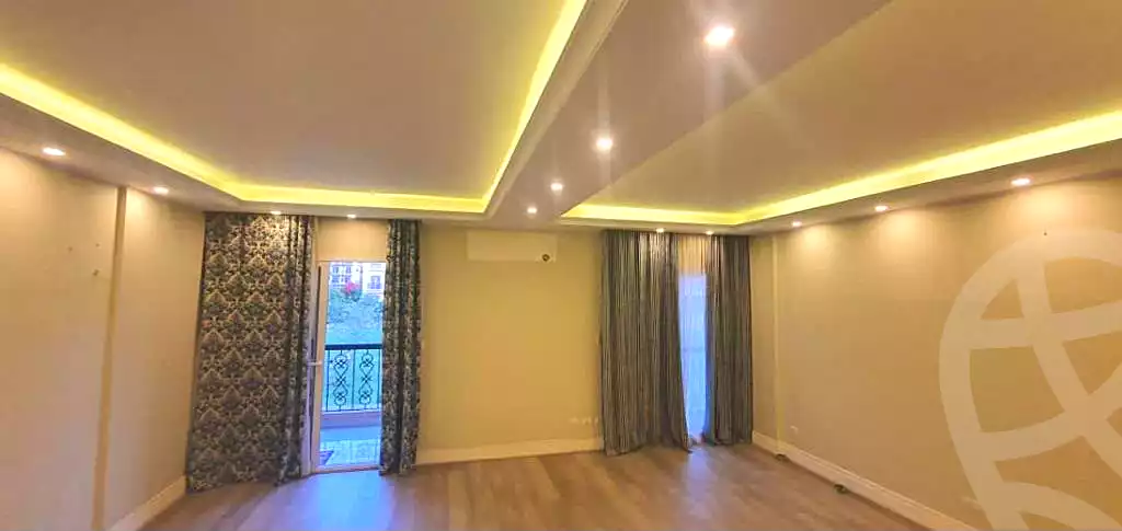 https://aqarmap.com.eg/en/listing/7316288-for-sale-cairo-new-cairo-lrhb-city-phase-1-ahmed-rami-st