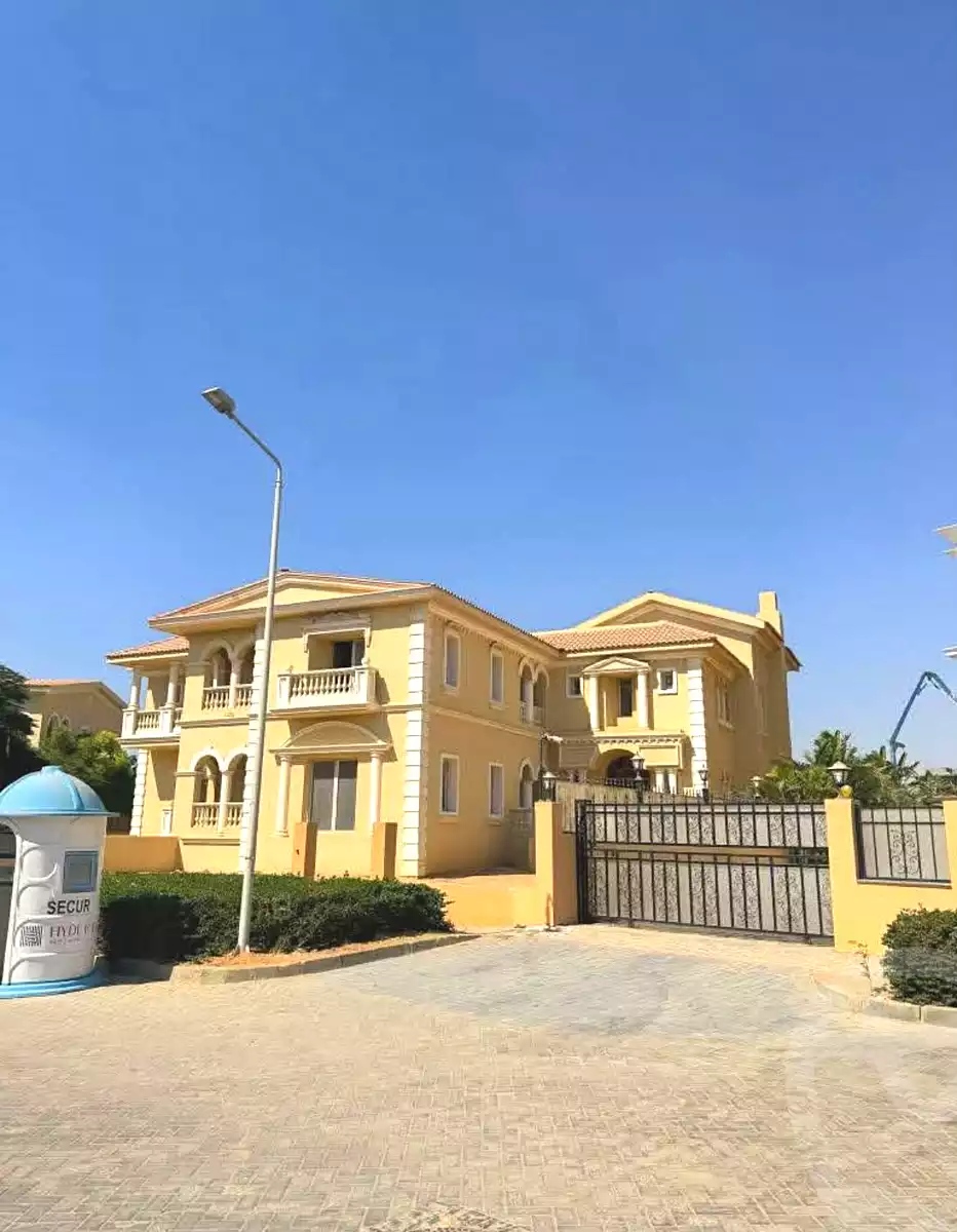 https://aqarmap.com.eg/en/listing/7282982-for-sale-cairo-new-cairo-compounds-hyde-park-centre-ville-hyde-park