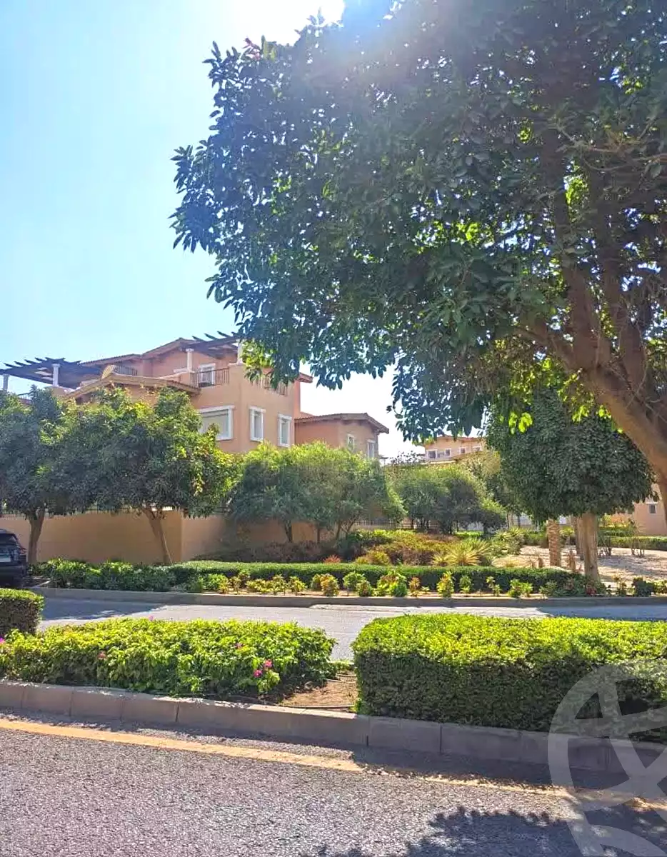 https://aqarmap.com.eg/en/listing/7282982-for-sale-cairo-new-cairo-compounds-hyde-park-centre-ville-hyde-park