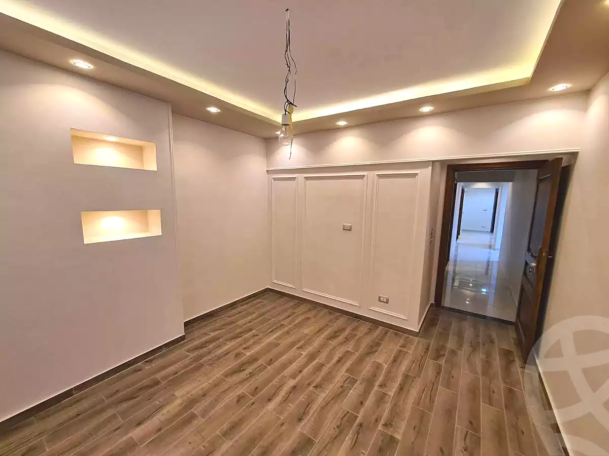 https://aqarmap.com.eg/en/listing/7318114-for-rent-alexandria-el-montazah-compounds-in-el-montazah-royal-plaza-compound-al-halawany