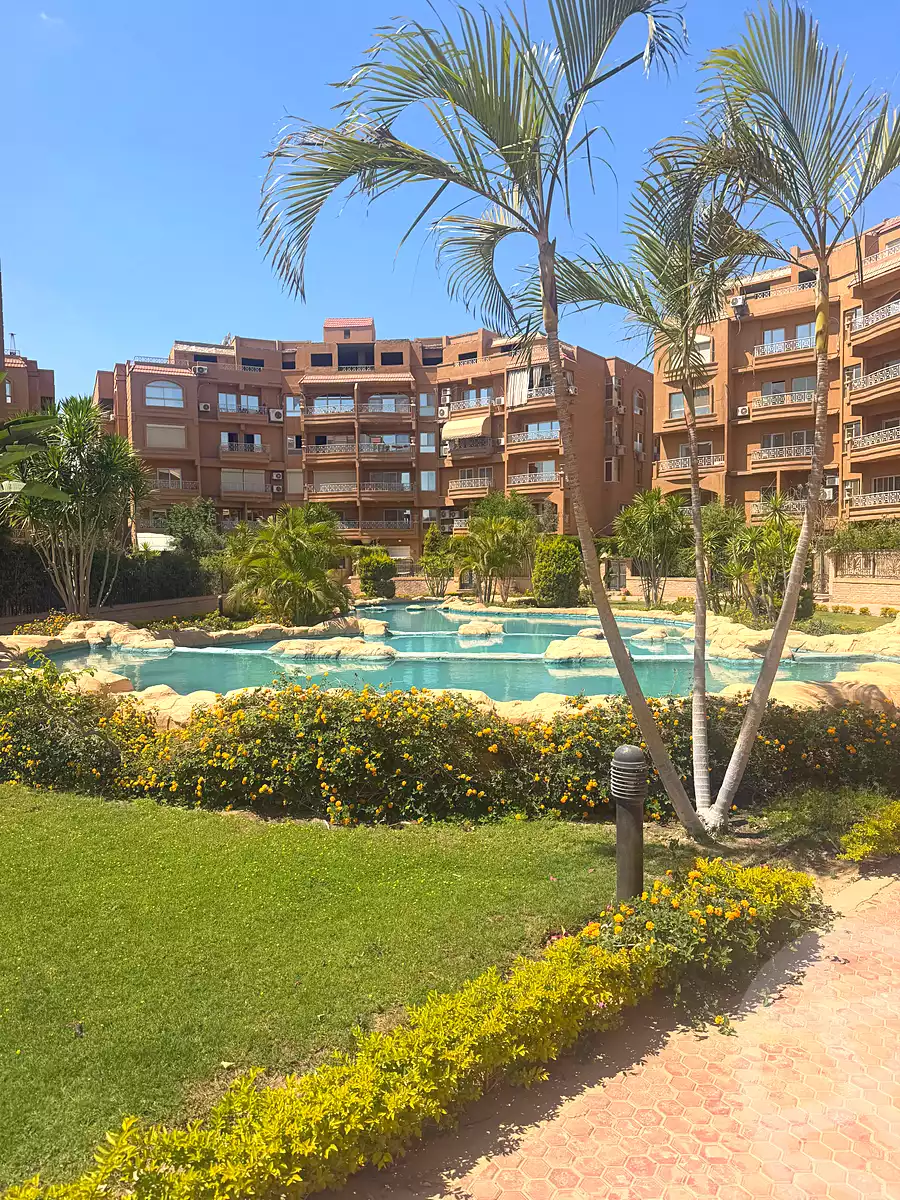 https://aqarmap.com.eg/en/listing/7318167-for-sale-cairo-6th-of-october-hadaeq-october-tryq-hmd-zwyl
