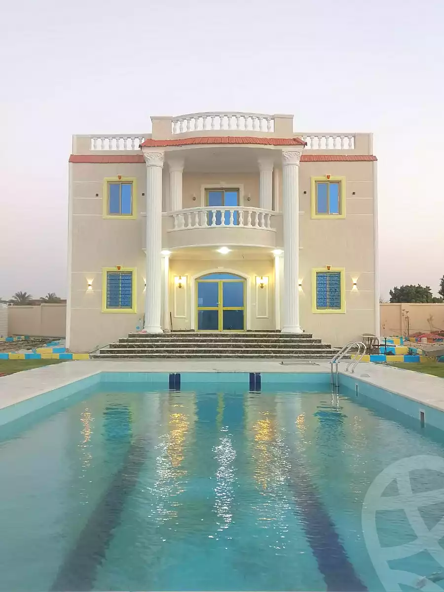 https://aqarmap.com.eg/ar/listing/7306816-for-sale-cairo-el-sheikh-zayed-city-lshykh-zyd-ljdyd-el-reef-el-oroby