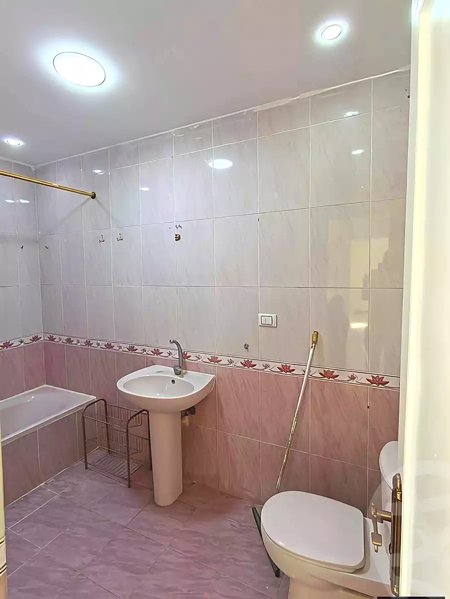 https://aqarmap.com.eg/ar/listing/7318361-for-sale-alexandria-sydy-bshr-sydy-bshr-bhry-gamal-abd-el-nasir-st