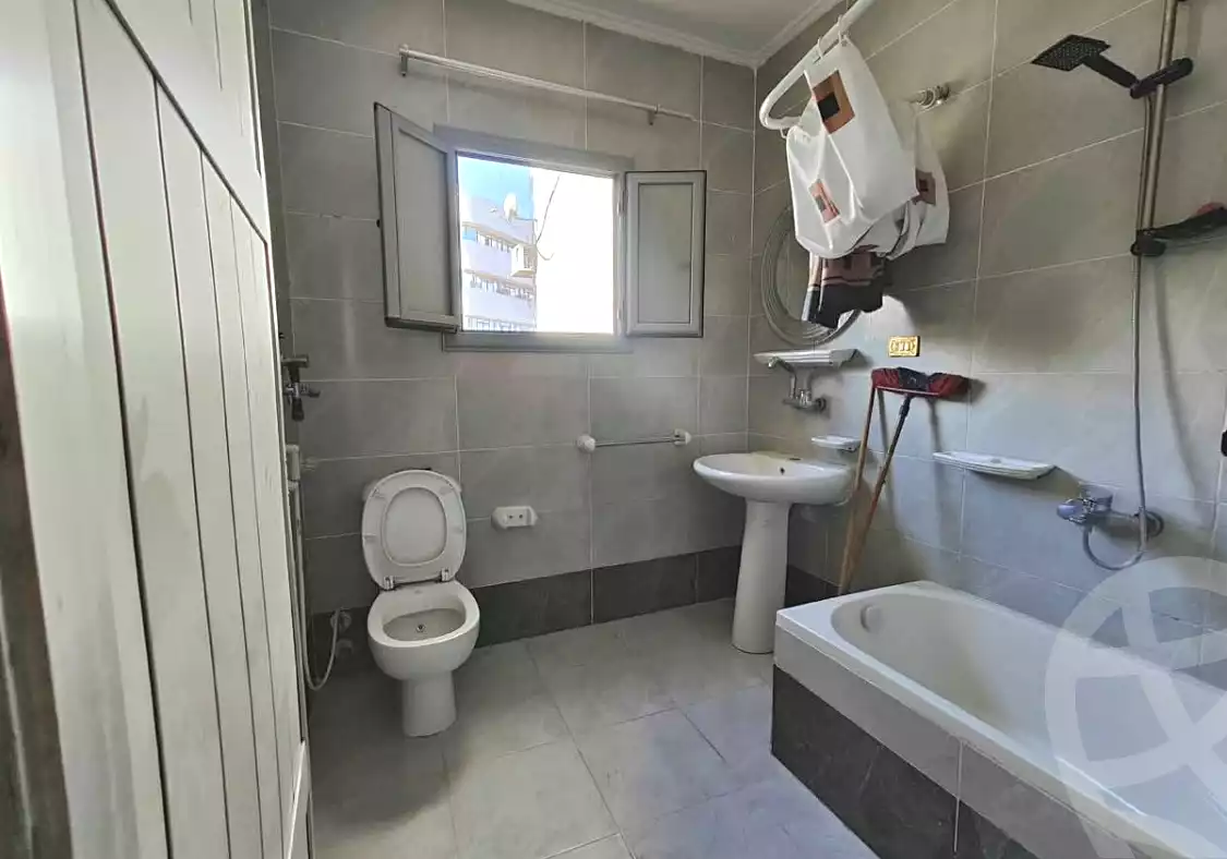https://aqarmap.com.eg/en/listing/7319569-for-rent-alexandria-smouha