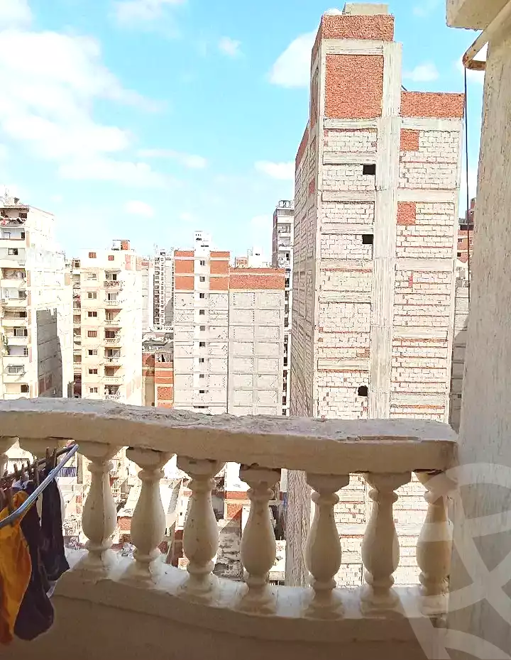 https://aqarmap.com.eg/ar/listing/7320946-for-sale-alexandria-el-asafra-shr-45