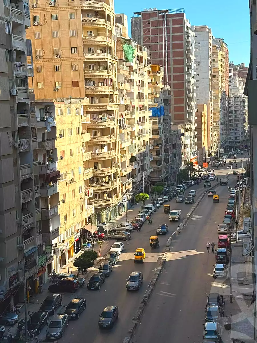 https://aqarmap.com.eg/ar/listing/7321131-for-sale-alexandria-sydy-bshr-sydy-bshr-bhry-shr-mhmwd-l-yswy