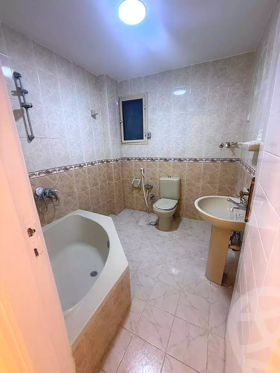 https://aqarmap.com.eg/en/listing/7321147-for-sale-alexandria-sydy-bshr-sydy-bshr-bhry-shr-khld-bn-lwlyd