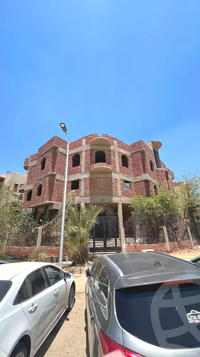 https://aqarmap.com.eg/ar/listing/7321221-for-sale-cairo-new-cairo-ganob-el-akadamiya-south-academy-g-sedki-suliman-st