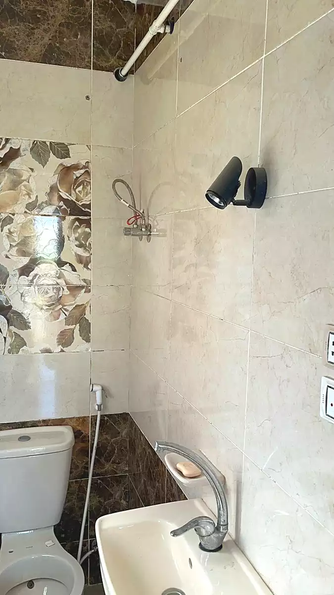 https://aqarmap.com.eg/ar/listing/7321748-for-rent-cairo-6th-of-october-compounds-jrdyny-lshms