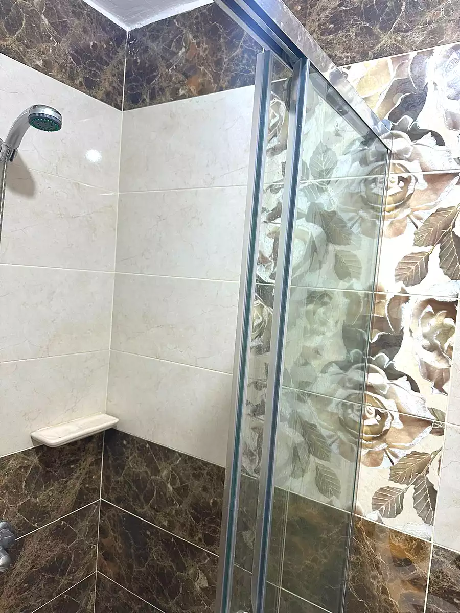 https://aqarmap.com.eg/ar/listing/7321748-for-rent-cairo-6th-of-october-compounds-jrdyny-lshms