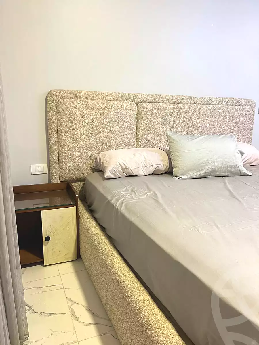 https://aqarmap.com.eg/ar/listing/7321962-for-rent-cairo-el-sheikh-zayed-city-el-hay-el-hady-ashaer-area-2-street-10