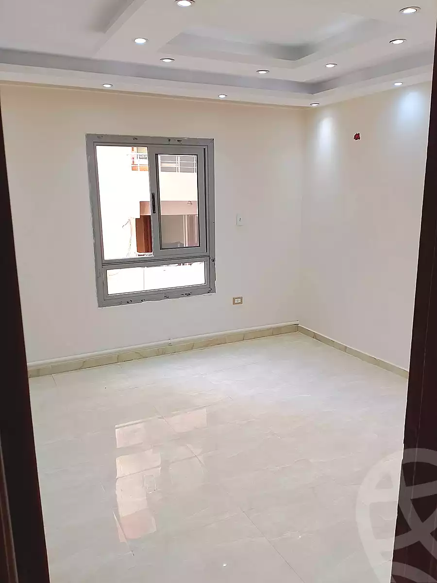 https://aqarmap.com.eg/en/listing/7323721-for-sale-alexandria-sydy-bshr-sydy-bshr-bhry-shr-khld-bn-lwlyd