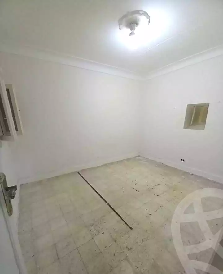 https://aqarmap.com.eg/ar/listing/7323915-for-sale-alexandria-al-agamy-lbytsh-mohamed-el-fardi-st