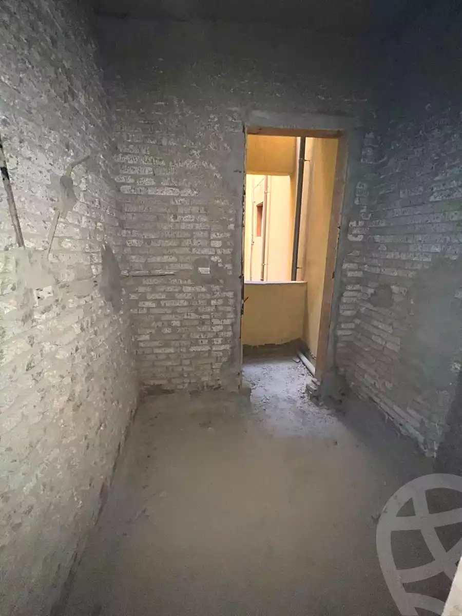 https://aqarmap.com.eg/en/listing/7326794-for-sale-cairo-new-cairo-compounds-dobat-el-modaraat-compound-deraa-misr