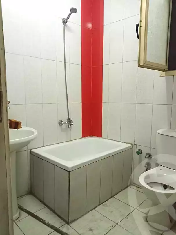 https://aqarmap.com.eg/ar/listing/7331295-for-sale-alexandria-sydy-bshr-sydy-bshr-bhry-gamal-abd-el-nasir-st