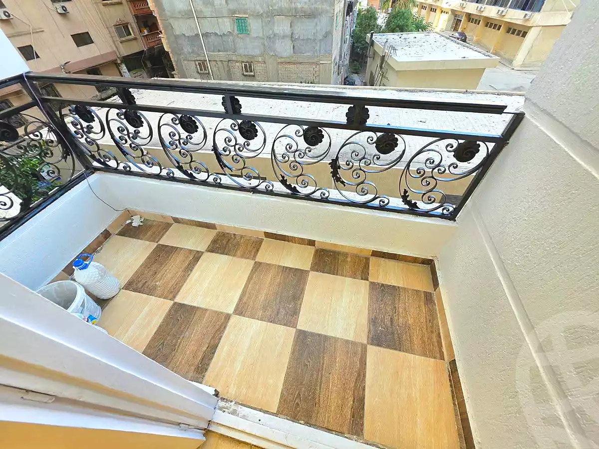 https://aqarmap.com.eg/ar/listing/7331725-for-sale-alexandria-sydy-bshr-sydy-bshr-bhry-shr-mhmwd-l-yswy