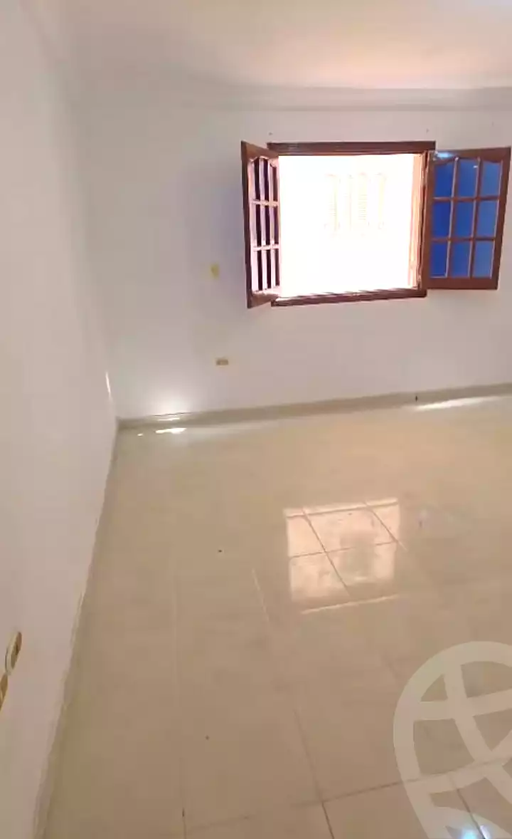 https://aqarmap.com.eg/ar/listing/7332478-for-sale-alexandria-new-miami-eskot