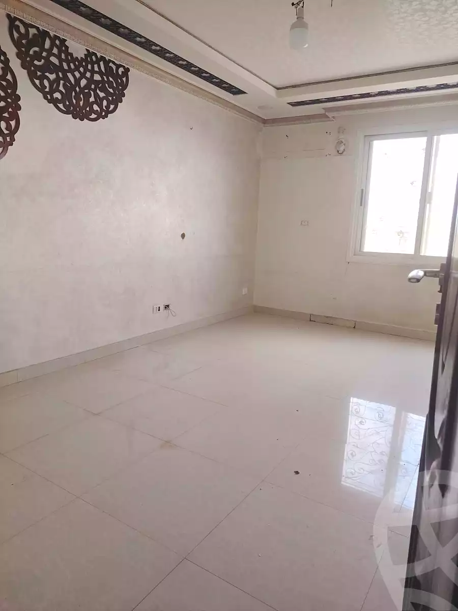 https://aqarmap.com.eg/ar/listing/7332551-for-sale-cairo-new-cairo-lrhb-city-phase-1-ahmed-rami-st