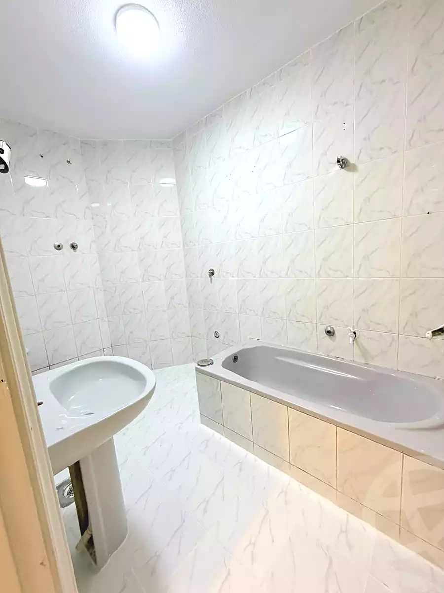 https://aqarmap.com.eg/en/listing/7332863-for-sale-alexandria-al-agamy-shataa-el-nakheel